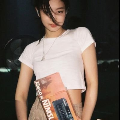 weisiting371's profile picture. 