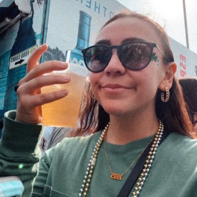 mandymilliana's profile picture. shall I compare thee to a summer’s day? no, a summer’s day is not a bitch.