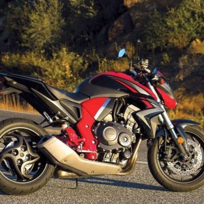 バーテンダーです アニメ バイク ツーリングが好きの馬鹿だ。相棒:HONDACB1000R  シヤンハイ⇆東京住み