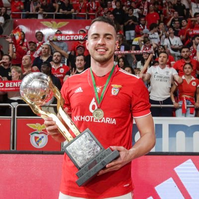 Atleta de Voleibol @SlBenfica 🇵🇹🇧🇷