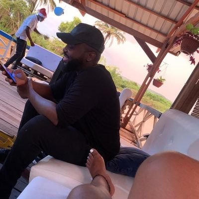 Ya2Mbo's profile picture. 🇨🇩 Ouais, je suis peu exemplaire. #TeamOL
