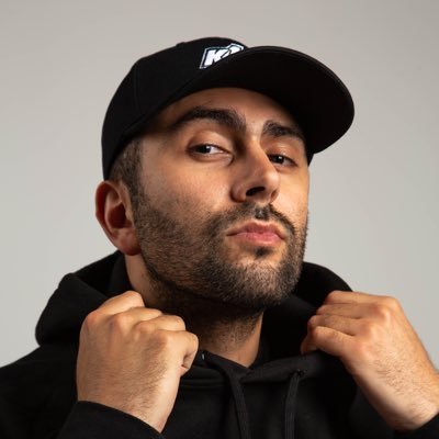 itsmohzee's profile picture. Filmmaker + Dreamer in the metaverse.