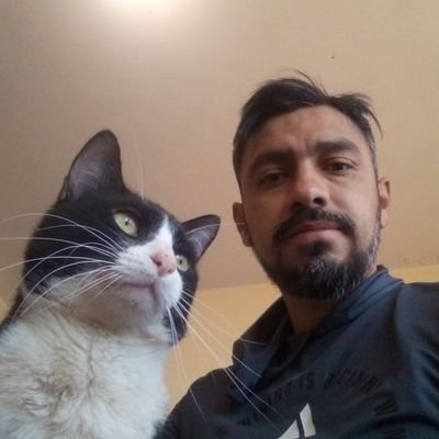 cavh83's profile picture. El agua blanda acaba con la piedra dura.