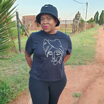 Ndebele butter🍯 A woman who just fixed her crown👸👸