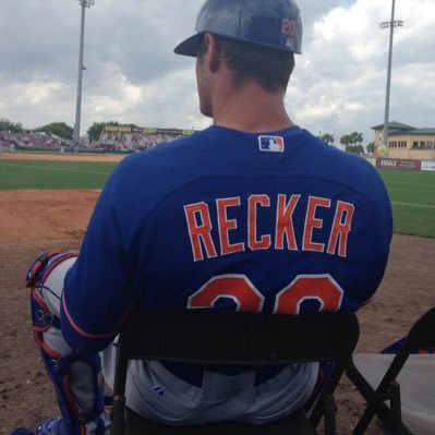 Welcome to the wonderful world under the weight of Former NY Mets Catcher and Current @MLBNetwork Analyst @Anthony_Recker’s huge, firm bubble butt.
