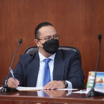 LIC. EN DERECHO TEC. URG. MEDICAS (PARAMEDICO )