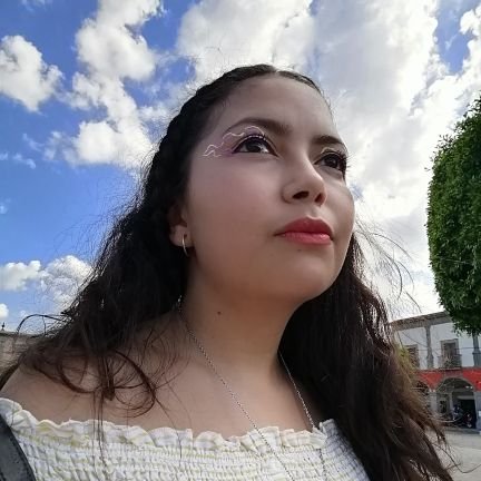La señora de las plantas 🍃 y la loca de los perros y gatos 🐶🐱
Sueño con un ramo de rosas amarillas 🌹💛