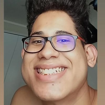 Uma vez na vida apareço aq.
Quarentena tá uma merda!
Vai embora Corona do krlh...