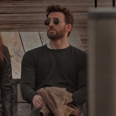 FATASSCHRISS's profile picture. Cargando el peso de ser el más nalgón de mi familia.