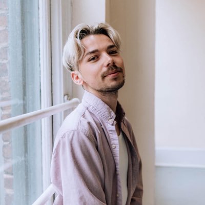 feydri's profile picture. 💻 Chargé de projets médias sociaux