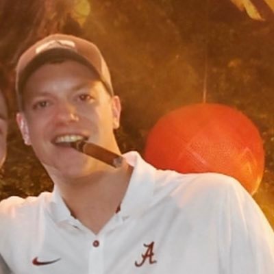 Alabama alum. I drink bourbon and rant about sports. Fade my bets. AL|DTX #RollTide @BreakroomBoys_