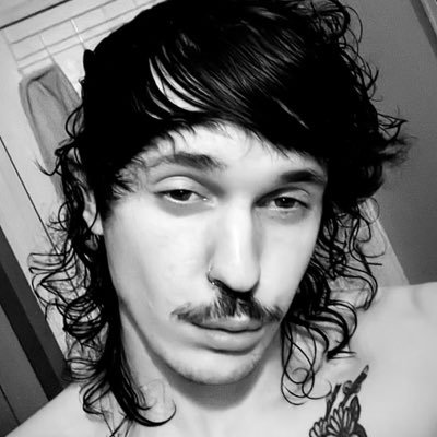 Knifeisgod's profile picture. God’s child 🙏 Say no to brick walls #concrete 😃 3 kids, 1 wife 😂 Full time and loyal employee to @chipotle ❤️ over 500 wins in word hunt🧩😄😄 not depressed