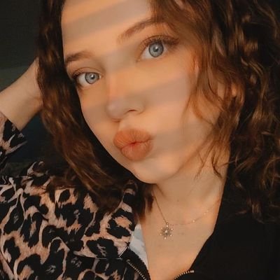 coderrgirrl's profile picture. İstanbul