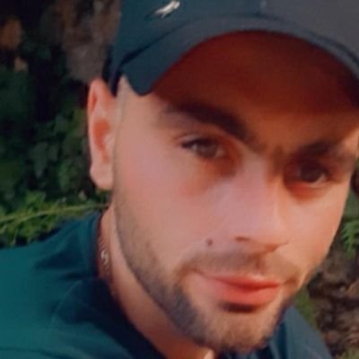 Besar10838811's profile picture. 