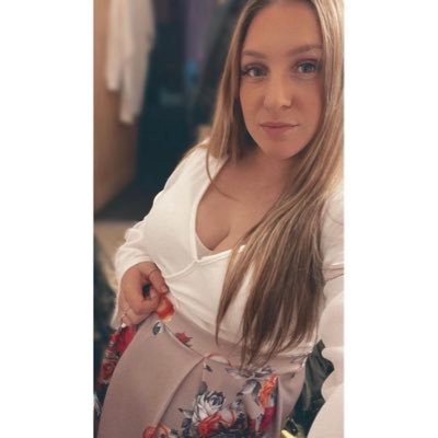 26 || Simmer🌸 || Animal lover || Foodie || Big Disney fan 💕|| Big reader 📚|| Instagram: katiescarl3tt_ 💁🏽♀️ Book Instagram: bookgoose_ 📚