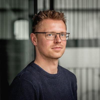 Founding partner @ Teal Partners; Passionate by innovation, great ideas, HR, IT and football.