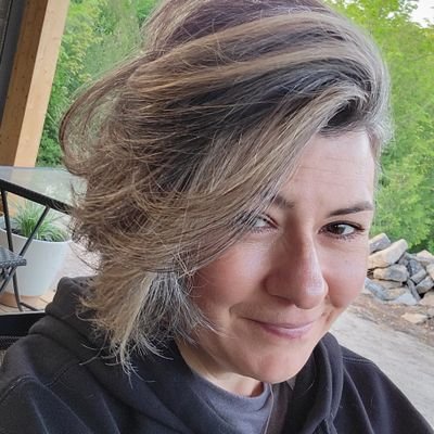 Passionate about growth marketing, tech, sustainable development, climate change, wildlife conservation. Coffee & wine. Fractional CMO at Pathways.