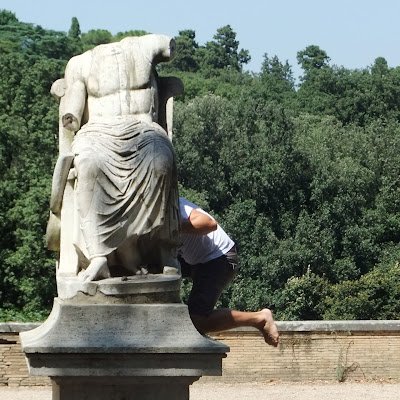 therealoelle's profile picture. 