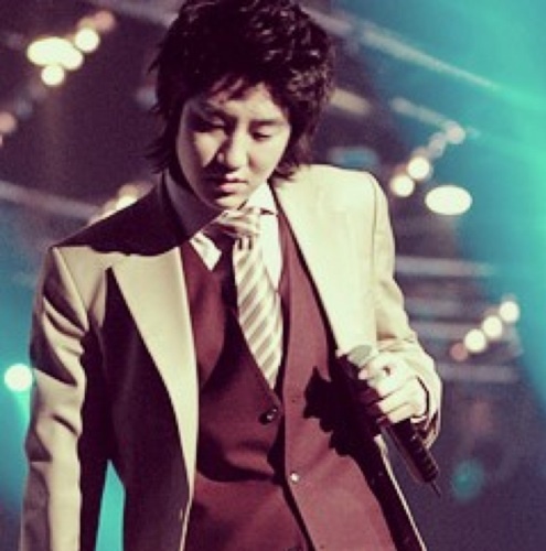 DJTukutz_bot's profile picture. DJ Tukutz.




에픽하이의 지휘자, 에픽의 그나마 제일 잘생긴 DJ Tukutz씨의 봇입니다. 한시간 간격으로 그가 했던 말들을 작성합니다. (오토 리플라이 현재 미완)