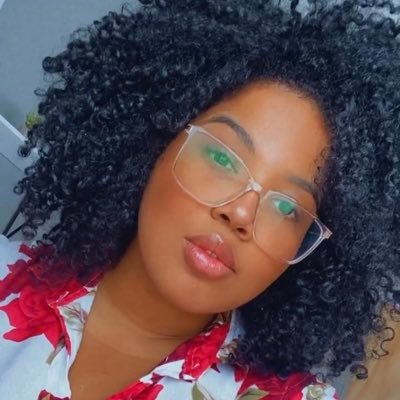 crigonffer's profile picture. Nega braba, marrenta e engraçada. 28y | expert em cachos