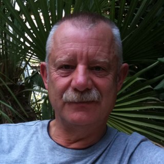 rleegood's profile picture. 🇪🇺 🇬🇧 plants, photosynthesis, food, travel, music, opera. European. rleegood@bsky.social