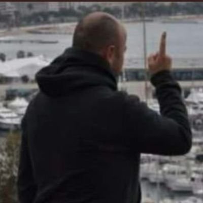 ekomanhunt2009's profile picture. Bildiğim tek şey hiçbir şey bilmediğimdir.