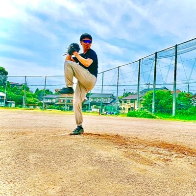 【＃変化球研究家】小中高の９年間投手一筋⚾️｜遠投110m超｜高校現役時Max129km/h→引退後現在140km/h｜ベンチプレス50kg→85kg｜170cm,67kg（増量予定）｜右投げ両打｜IQ135の現役理系国立大生｜バイリンガル（渡米経験なし）｜肉体改造のためジムで勤務｜ダルビッシュ投手へ近づく過程を発信