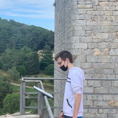 Senior Data Engineer @remote. If it is about IT I’m probably interested in it.
