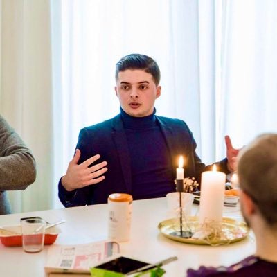 • Entrepreneur
• Crypto Expert
• Startup Advisor