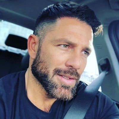 LeonelP49258524's profile picture. Sencillo pero ardiente