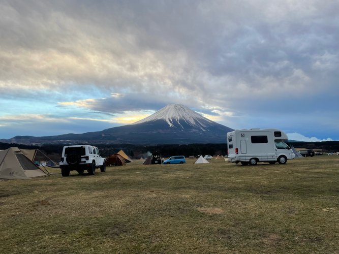 猫とお酒とポーカーとガチャガチャと一点物の美術品が大好きです。