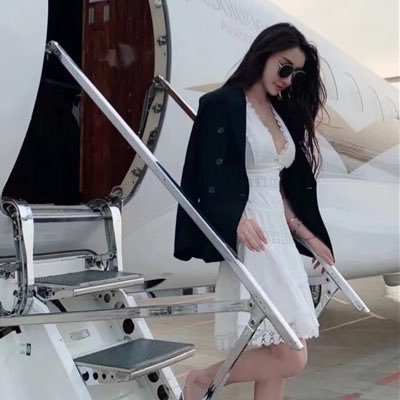 Susancci's profile picture. 高标约         V💌：eeperi         🌸➕有门🚪槛