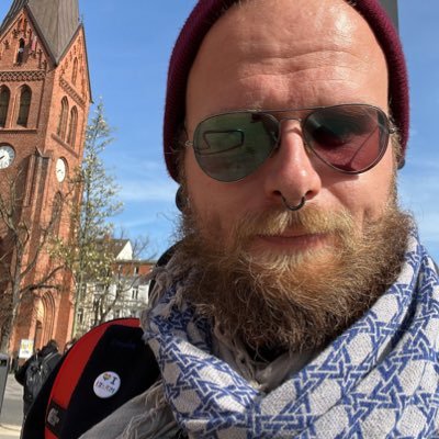 NorbertRakete's profile picture. heimatlos ° verwundert ° echauffiert  https://t.co/k1p3RAaSwP