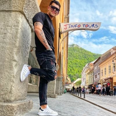 darian_vasile's profile picture. „Caracterul fără inteligență face mult, inteligența fără caracter nu face nimic.” 💋💫  )