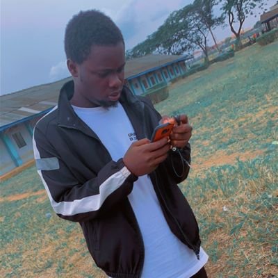 Meme addict I
Football fanatic I
Music to my soul I
Staunch MUFC fan I
and lastly, a proud fc 🦅