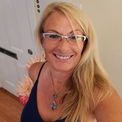 Vacation_Mamma's profile picture. Travel Junkie Living in a Vacation Destination