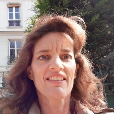 SERINGE1's profile picture. Comédienne, j'ai créée La demoiselle de papier, une fantaisie poétique sans parole. Actuellement, nouvelle création La femme qui marche, un solo Théâtre Pixel