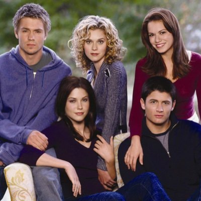 Follow this account for One Tree Hill convention updates in France and other countries in Europe. We already have 1000 followers in the Facebook groupe :)