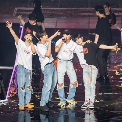 jiaxinchong_'s profile picture. 비스트 / 하이라이트 / 장현승 ; 이종석 - #foreverOT6 ❤️