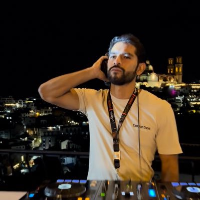 lugayala85's profile picture. 