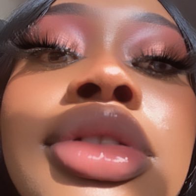 hereforkiki's profile picture. Who gon’ check me?