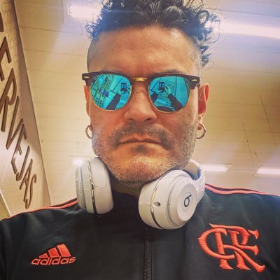 Nada morre quando tudo é escrito. Um comunicólogo ítalo-amazônida e papa-açaí. Rock n’ Roll, literatura, cinema, aviação e futebol. Sprezzatura. 🐺🇮🇹🇧🇷