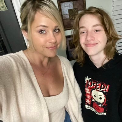 C_SarloVargas's profile picture. Sparkle Everyday