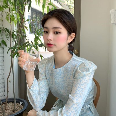 ailin56833510's profile picture. La guerra y el amor son fáciles de empezar y difíciles de terminar; la aventura y el emprendimiento son fáciles de terminar y difíciles de empezar; encontrarse