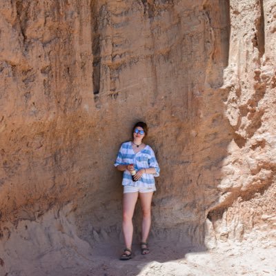 Volcanology PhD student @IapetusDTP | Scicomm’er on insta: Geology_talk | I like these things 👉 … 📚🪴🧶⛷🎨 | she/her | annabelle.foster@durham.ac.uk