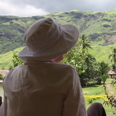 This complex, meditative film documents an elderly woman’s return to Fiji to reconcile her memories of an idyllic past with the enduring wounds of colonialism.