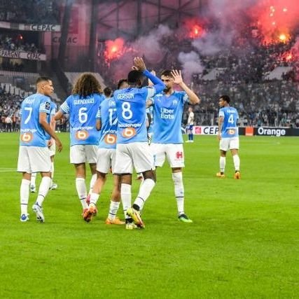 Supporte @OM_Officiel & @stadelavallois. In love @IziaMusic. A le soutien de @claraluciani. Détiens l'avenir des futurs citoyens. #TeamPE. #MerciBoss