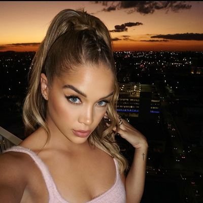 Daughter of Zeus and Leto. Goddess of the sun, medicine, music, and plague. Daddy's favorite mistake. Loving @AgapiPaidi (Greek mythology roleplay) #Salty 18+