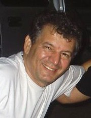 Paraibano de João Pessoa e torcedor dos tricolores : Botafogo-PB do Fluminense e do São Paulo.