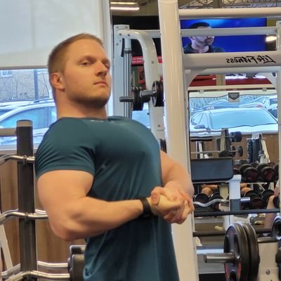 Enjoyer of lifting heavy things 🦍
Avid FPS enthusiast 🎯
R6 Siege, Apex Legends, Call of Duty 🎮